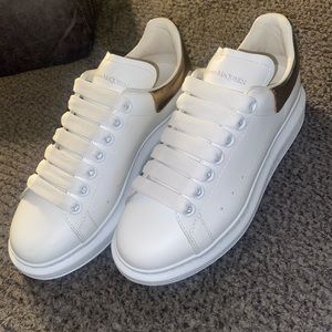 Authentic Alexander McQueen Women’s Sneaker